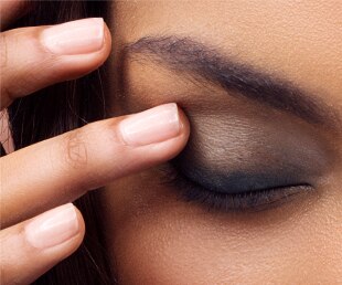 3 Minute 
Beauty: Simple Smoky