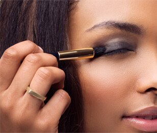 3 Minute 
Beauty: Simple Smoky