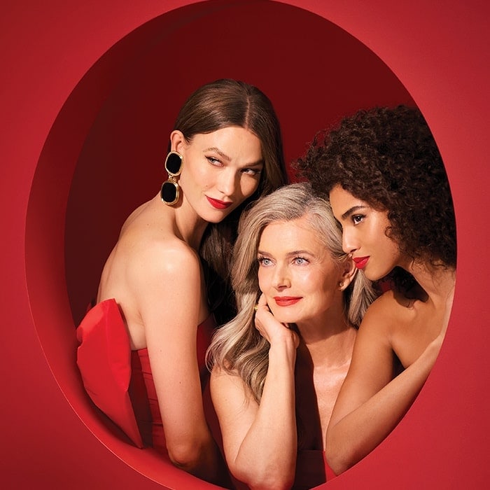 A heart shade made of Estée Lauder lipsticks. 'Share The Love' message.